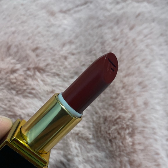 Tom Ford Velvet Cherry Lipstick - Picture 10 of 15
